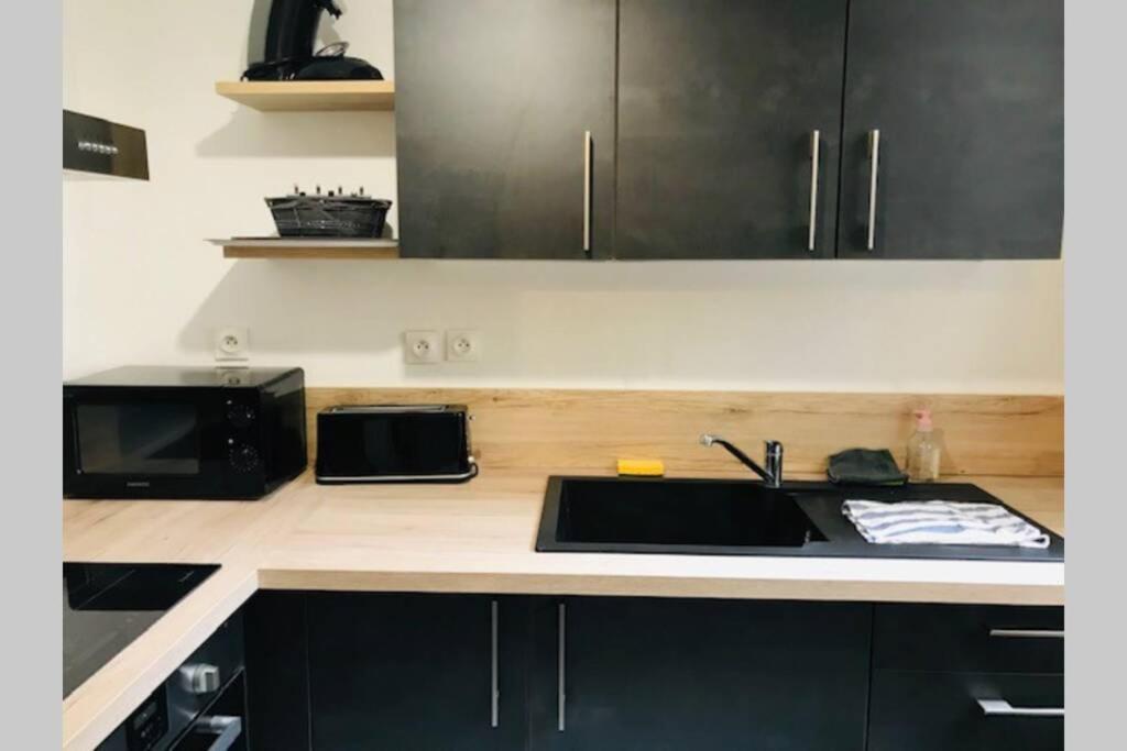 Au Coeur Du Vieux Bayeux, Logement De Charme Apartamento Exterior foto